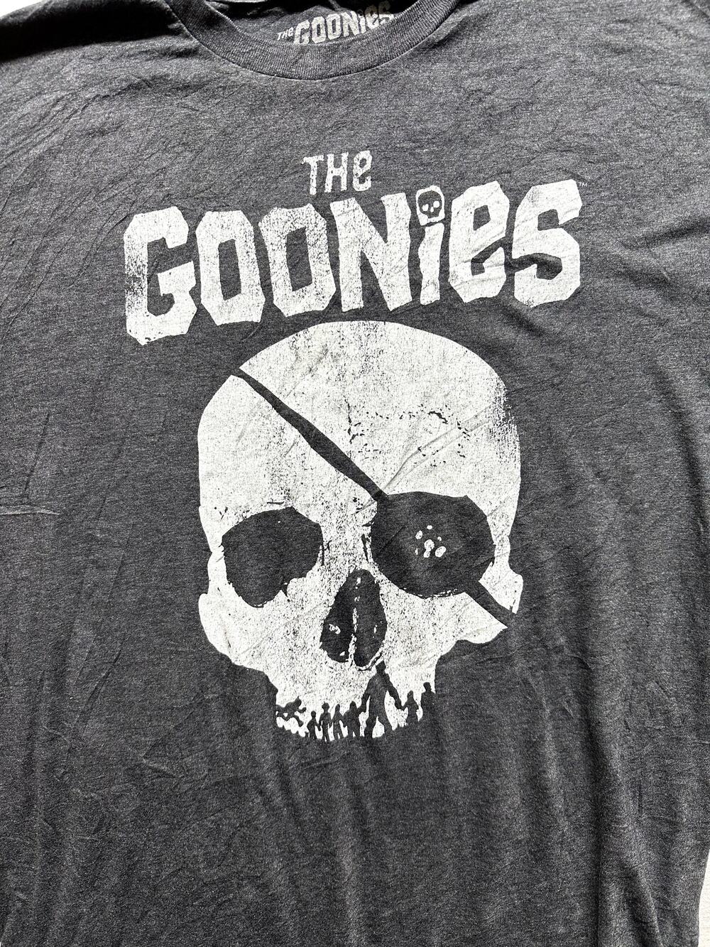The Goonies L Shirt Classic Skull